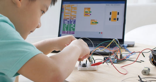 👾 5 spennende prosjekter å prøve med Micro:bit og ElecFreaks Tilbehørspakke🌟