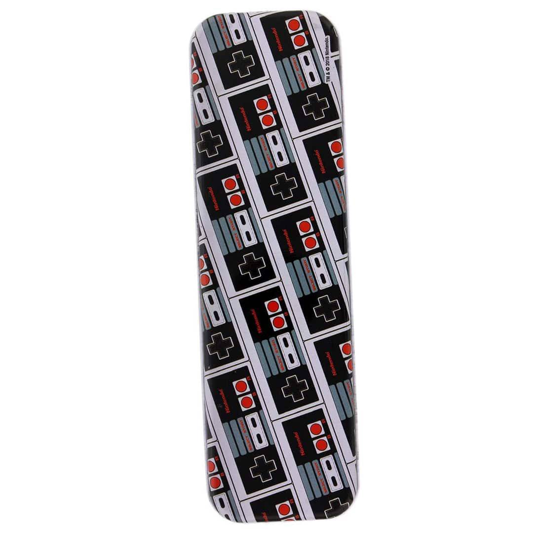 Nintendo ‑ Pennal i metall