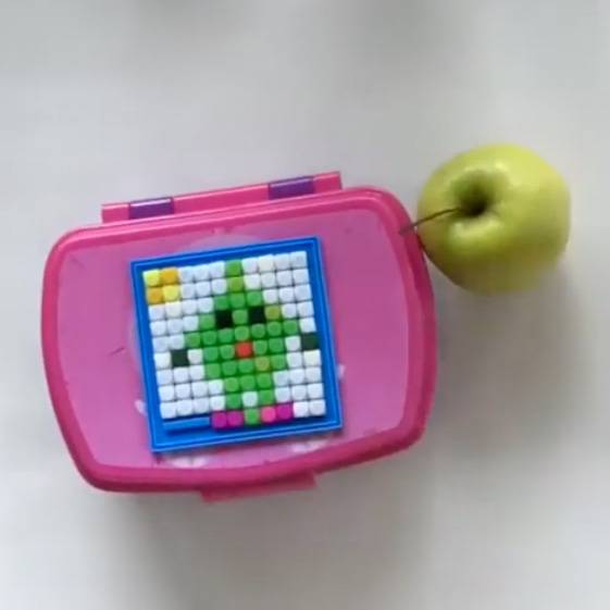 PIXIE CREW Mosaikkpanel med tape ‑ Rød sirkel